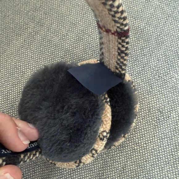 Vintage Authentic Burberry Earmuffs - Picture 6 of 6